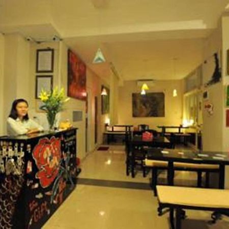 Hue Nino Hotel Exterior photo