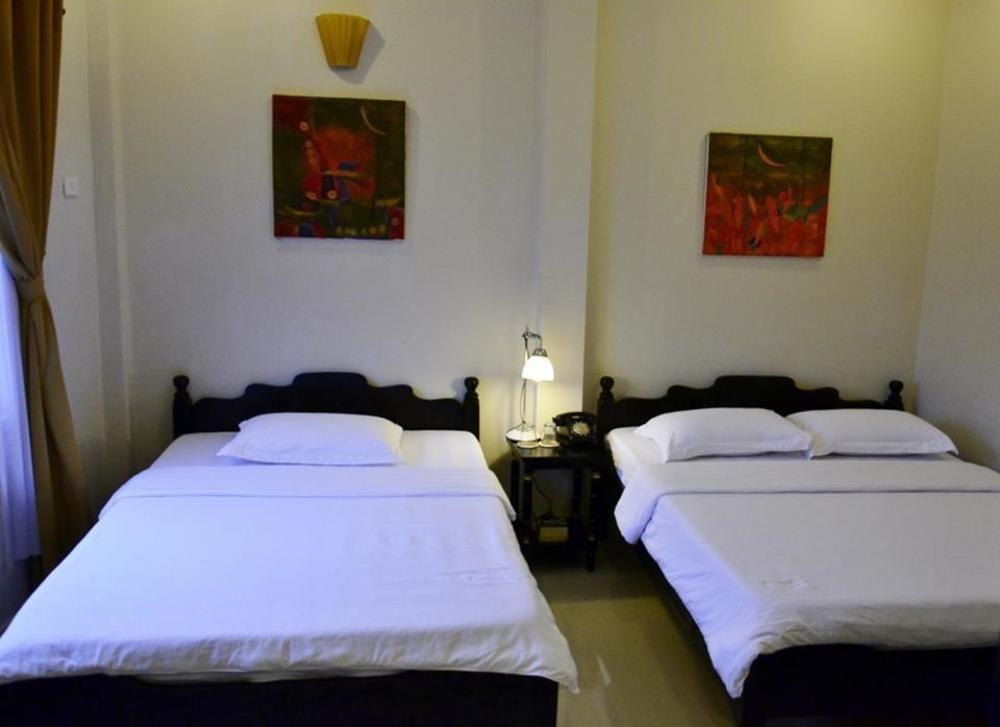 Hue Nino Hotel Exterior photo