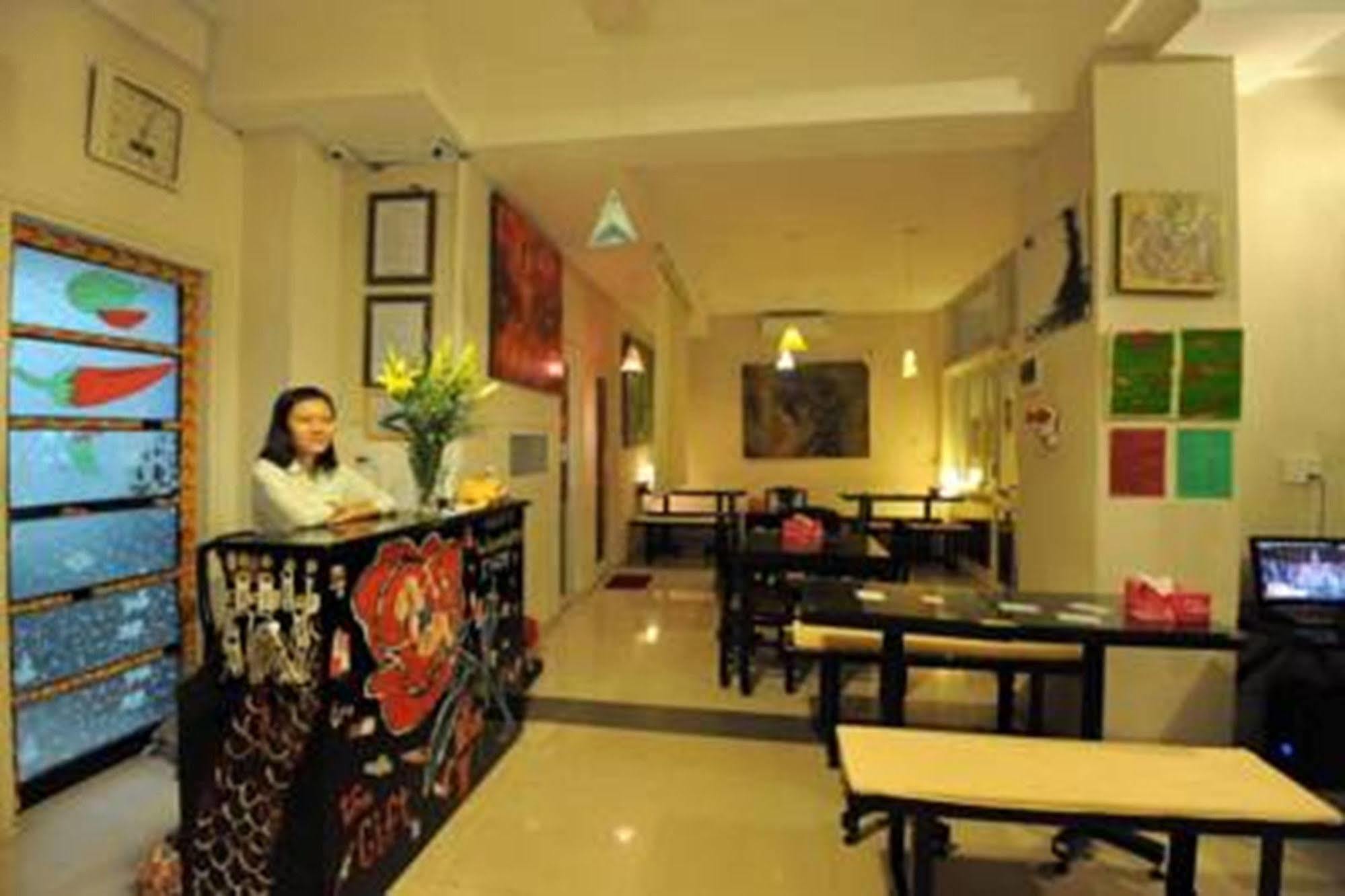 Hue Nino Hotel Exterior photo